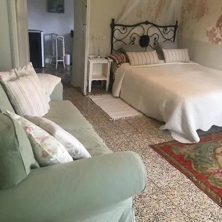 Casa Rosalie 住宿加早餐酒店