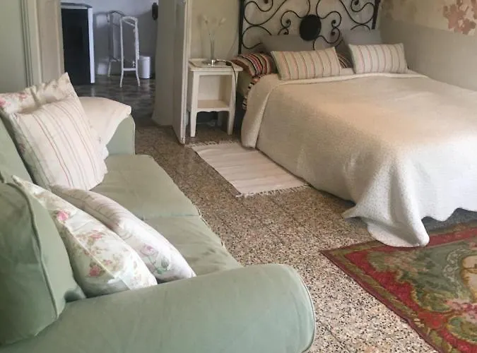 Casa Rosalie Bed & Breakfast